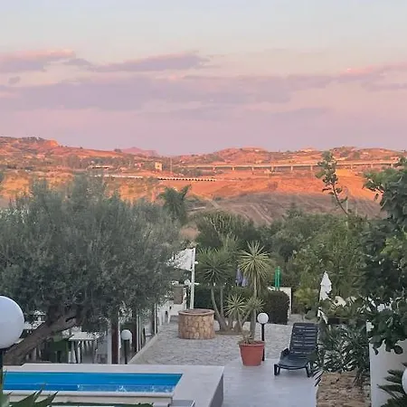 Cocus Oda ve Kahvaltı Ravanusa